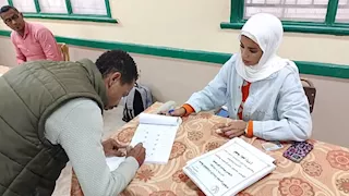 بالصور- انتظام التصويت داخل 152 لجنة فرعية في جولة الإعادة بأسوان