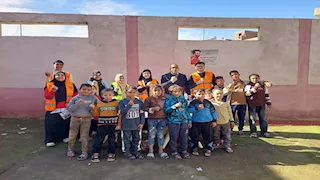 رئيس جامعة القاهرة يستعرض تقرير نتائج القافلة التنموية بقرية المنوات في أبو النمرس -صور 