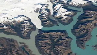 صور فضائية مذهلة.. تلاقي نهر جليدي وبحيرة ونهر أخضر في الأرجنتين