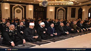 وزيرا الداخلية والأوقاف والمفتي يؤدون صلاة الجمعة بمسجد الشرطة بالقاهرة الجديدة