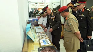 رئيس الأركان يعود للقاهرة بعد زيارة رسمية لعُمان