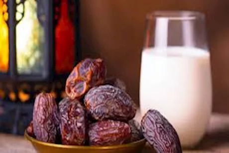التمر باللبن في رمضان- ماذا يحدث للضغط عند تناوله؟