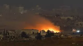 مسؤولون طبيون: استشهاد 12 فلسطينيا في غارات إسرائيلية على غزة