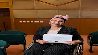 من الكرسي المتحرك إلى البرلمان.. حكاية جهاد بطلة السباحة التي كسرت المستحيل