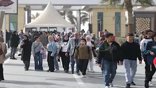 معرض الكتاب.. توافد جماهيري كبير في عاشر أيامه - صور