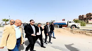 وزير الإسكان يتفقد تطوير ورفع كفاءة الطرق بعدد من مناطق حدائق أكتوبر