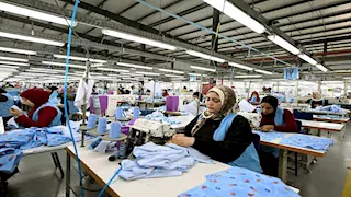 فرص عمل وصادرات بالملايين.. ماذا تعرف عن مصنع الجيزة للملابس بالمنيا؟