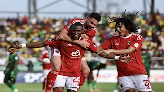 إعلان طاقم تحكيم مباراة الأهلي والبنك في الدوري المصري