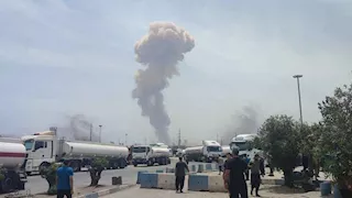 انفجار يهز"بندر عباس" جنوب إيران.. وإسرائيل تعلّق