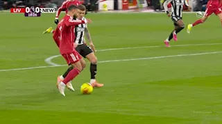 فيديو أهداف الشوط الأول من مباراة ليفربول ونيوكاسل بالدوري الإنجليزي