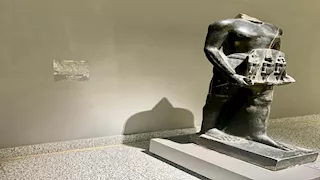 من سخمت إلى الجعران المقدس.. رحلة فريدة للمكفوفين داخل متحف شرم الشيخ