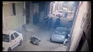 "ملثمون في المرجوشي".. فيديو صادم لسرقة شاب بتهديد السلاح يهز شبرا الخيمة