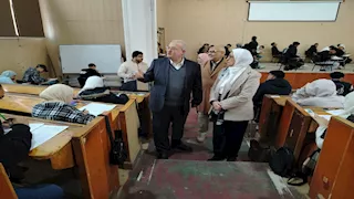 صور.. عميد زراعة عين شمس يتفقد امتحانات الفصل الأول 