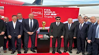 بحضور وزير الرياضة.. أول صور من وصول النسخة الأصلية لكأس العالم 2026