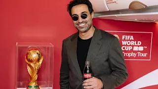 أحمد فهمي ينشر صورة مع كأس العالم بصحبة حسام غالي وشيكابالا