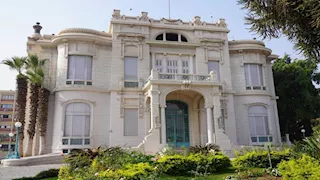 توضيح جديد من جامعة عين شمس بشأن التخرج من كلية التجارة خلال 3 سنوات