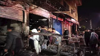 حريق يلتهم معرض قطع غيار "توك توك" في المندرة بالإسكندرية (صور)