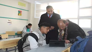 مدير تعليم الجيزة يتابع امتحانات الصف الأول الثانوي في مادة البرمجة إلكترونيًا
