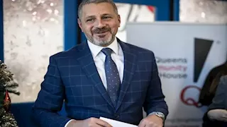 مصري يتولى خزائن أغنى مدينة في العالم 