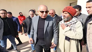 وظائف ومساعدات وتمهيد طرق.. حصاد جولة محافظ المنيا بأبوقرقاص