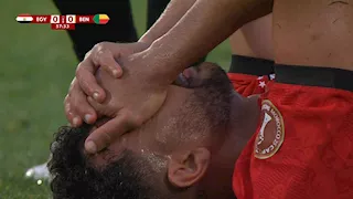 13 صورة تستعرض إصابة تريزيجيه ولحظة خروجه من ملعب المباراة