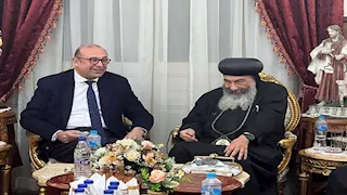 رسالة محبة.. رئيس غرفة بورسعيد يترأس وفد التهنئة للأخوة الأقباط