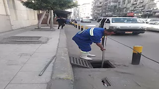 بالصور- رفع حالة الطوارئ بـ "صرف الإسكندرية" استعدادا لعيد الميلاد 