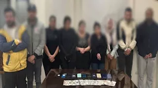 السقوط في فخ المال السريع.. كواليس مداهمة نادٍ سري للمتعة المدفوعة بالهرم