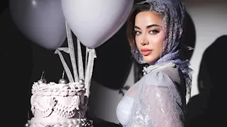 "فستان وحجاب".. 10 صور لـ يارا السكري من احتفالها بعيد ميلادها