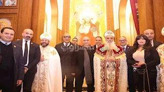 نواب وشخصيات عامة يشاركون في قداس عيد الميلاد بالتجمع الخامس