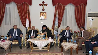 محافظ الأقصر والأمن والأزهر في جولة تهنئة بالكنائس (صور)