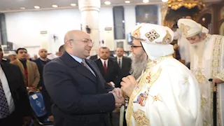 محافظ بني سويف يشارك أهالي "ببا" قداس الميلاد (صور)