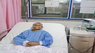 "بحبكم وعايز أبقى دكتور".. طفل يكتب رسالة مؤثرة لفريق طبي أنقذ حياته بالبحيرة 