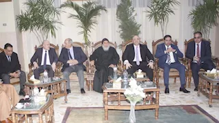 19 صورة ترصد جولة محافظ بني سويف على الكنائس والأديرة للتهنئة بعيد الميلاد