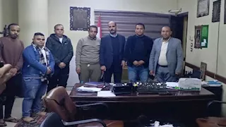 خناقة إشغالات وساندوتشات ببلاش.. تفاصيل أزمة مطعم الطعمية مع رئيس مدينة نجع حمادي