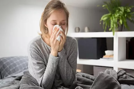 فيتامين سي لعلاج البرد.. إليك فوائده وآثاره الجانبية