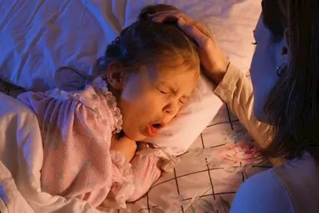 علاج الكحة عند الأطفال وقت النوم- 3 مشروبات فعالة