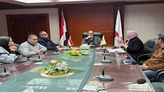 محافظ سوهاج يناقش تطوير شارع المحطة بما يتوافق مع الهوية البصرية