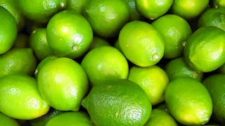 ارتفاع الليمون.. أسعار الخضروات والفاكهة في سوق العبور اليوم   