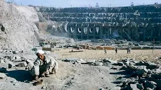 مصر تحتفل بمرور ٦٦ عاماً على وضع حجر الأساس لمشروع السد العالي