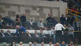 مرتجي والأحمر.. أعضاء الأهلي والزمالك يؤازرون فرقهم في برونزية كأس العالم للأندية لكرة اليد (فيديو)