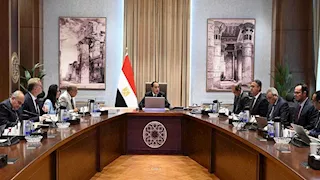الطاقة والحماية الاجتماعية.. مدبولي يستعرض استعدادات "منتدى مصر 2026"