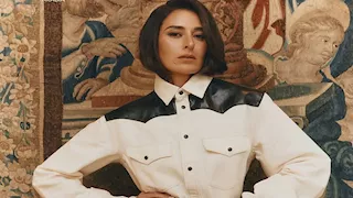 لوك كلاسيكي جذاب.. أمينة خليل تتألق بإطلالة أنيقة 