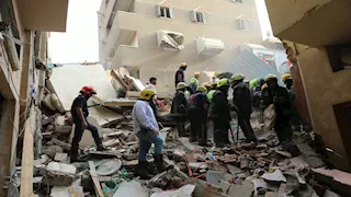 انهيار عقار قديم من 4 طوابق في حدائق القبة