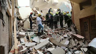 استخراج 3 مصابين من أسفل أنقاض عقار حدائق القبة المنهار