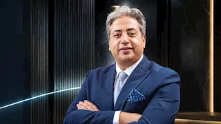 إيهاب سعد أول أستاذ مصري في تخصصه ينضم للكلية الأمريكية للجراحة