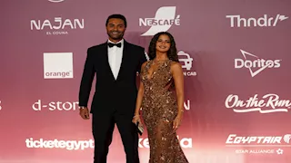 كريم فهمي وزوجته بإطلالة جذابة على ريد كاربت مهرجان الجونة السينمائي