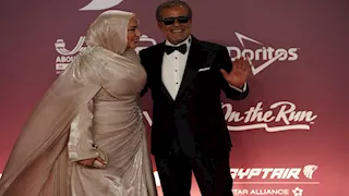 شريف منير وابنته يخطفان الأنظار في افتتاح مهرجان الجونة