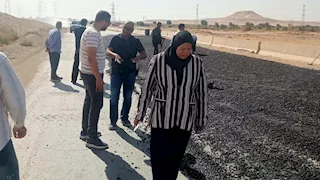 المنيا تبدأ صيانة المطبات الهوائية على طريق "الشيخ فضل – رأس غارب" -صور 