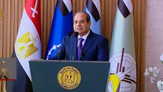 السيسي: قيادة الدولة تخضع للدستور ولن يتولاها خائن أو مجرم